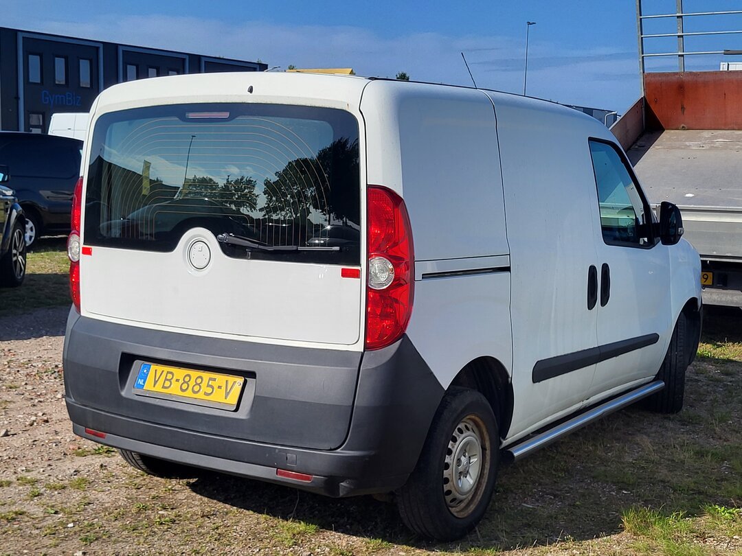 Opel Combo 90pk 1.3 CDTi L1H1 ecoFLEX Airco – foto 4 – kavel bij BAS World Auctions, Zwolle