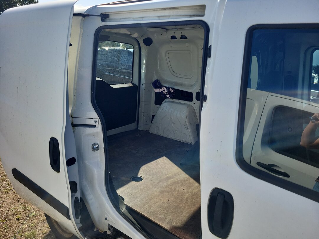 Opel Combo 90pk 1.3 CDTi L1H1 ecoFLEX Airco – foto 6 – kavel bij BAS World Auctions, Zwolle