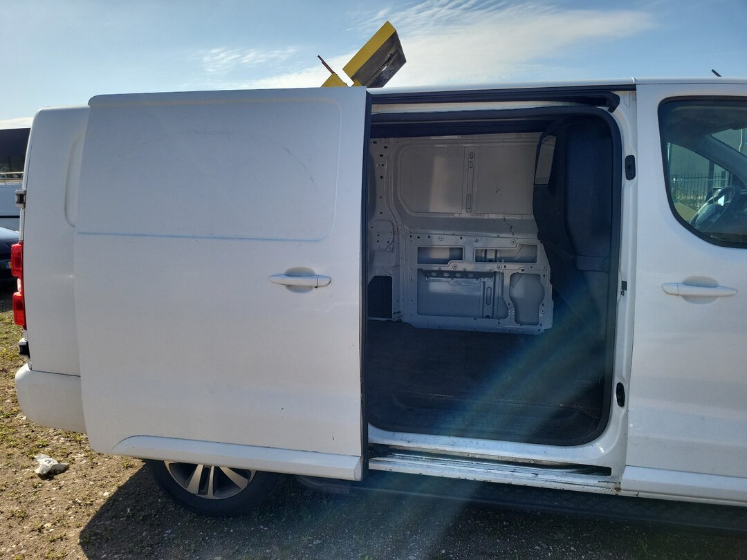 Peugeot Expert 180PK Closed van 231L 2.0 BlueHDI Euro 6 MOT: 19-05-2027 Cruise Control Automatic – foto 7 – kavel bij BAS World Auctions, Zwolle