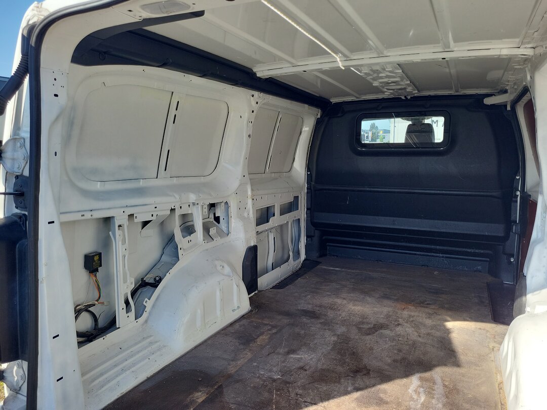 Peugeot Expert 180PK Closed van 231L 2.0 BlueHDI Euro 6 MOT: 19-05-2027 Cruise Control Automatic – foto 8 – kavel bij BAS World Auctions, Zwolle