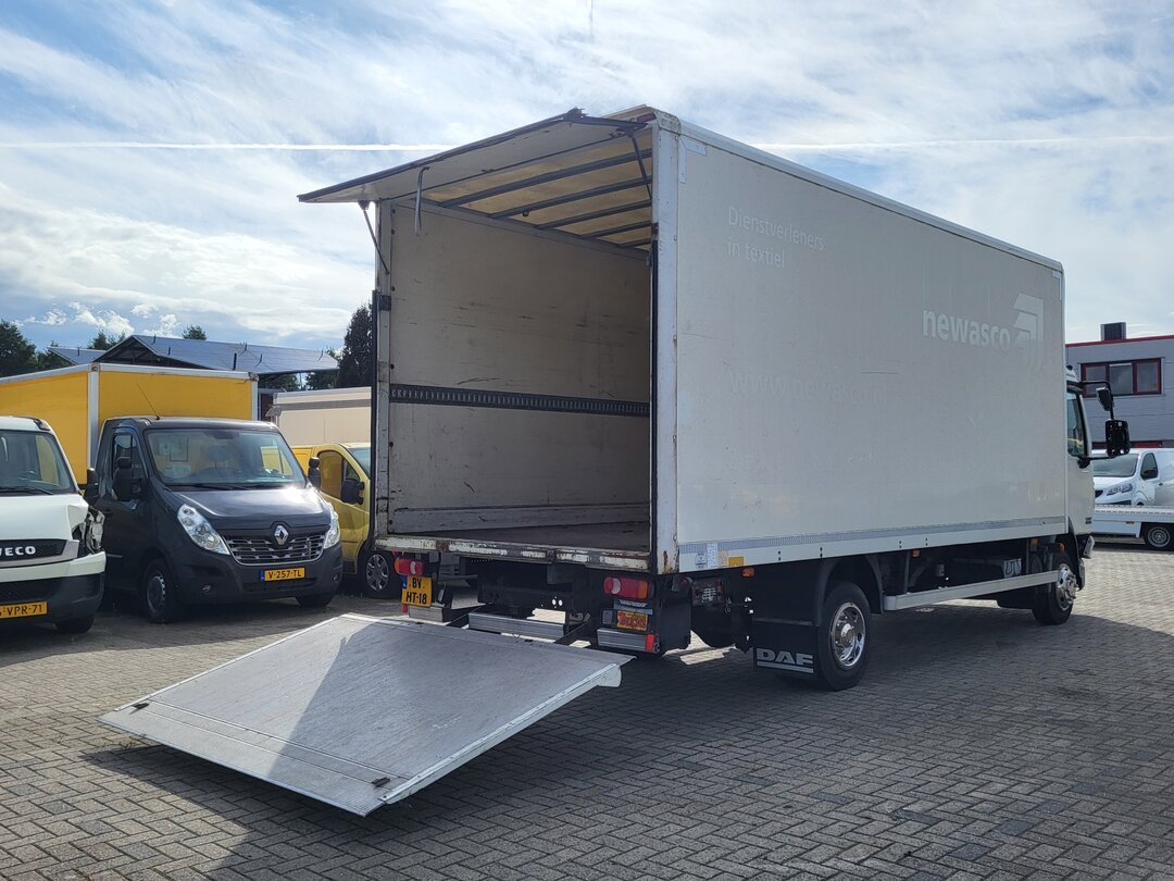 DAF FA LF45.160 DAMAGED Closed Box Taillift Automatic Cruise Control – foto 9 – kavel bij BAS World Auctions, Zwolle