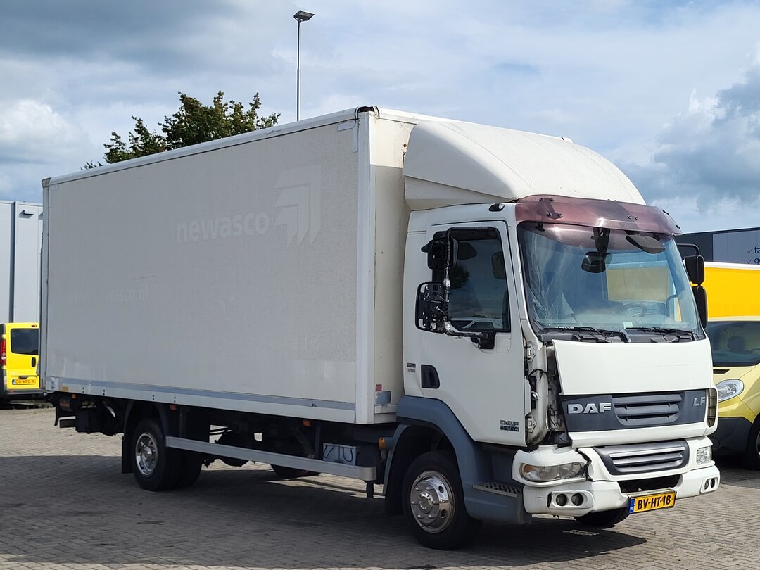 DAF FA LF45.160 DAMAGED Closed Box Taillift Automatic Cruise Control – foto 6 – kavel bij BAS World Auctions, Zwolle