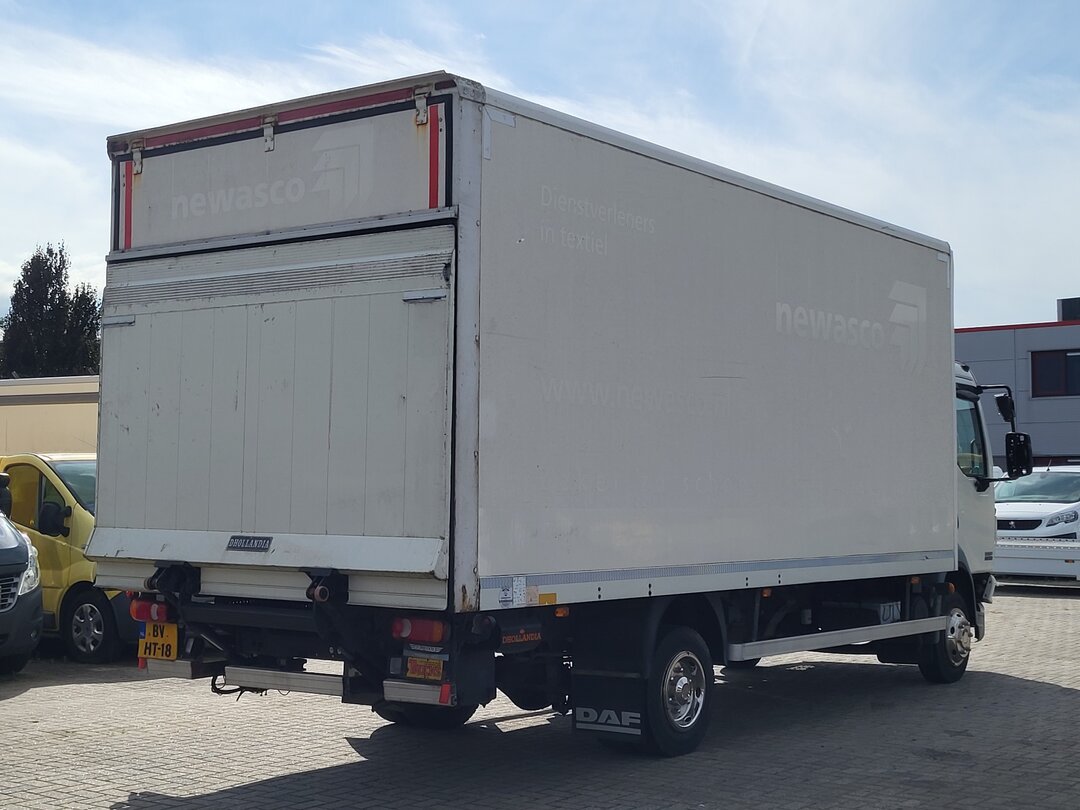 DAF FA LF45.160 DAMAGED Closed Box Taillift Automatic Cruise Control – foto 7 – kavel bij BAS World Auctions, Zwolle