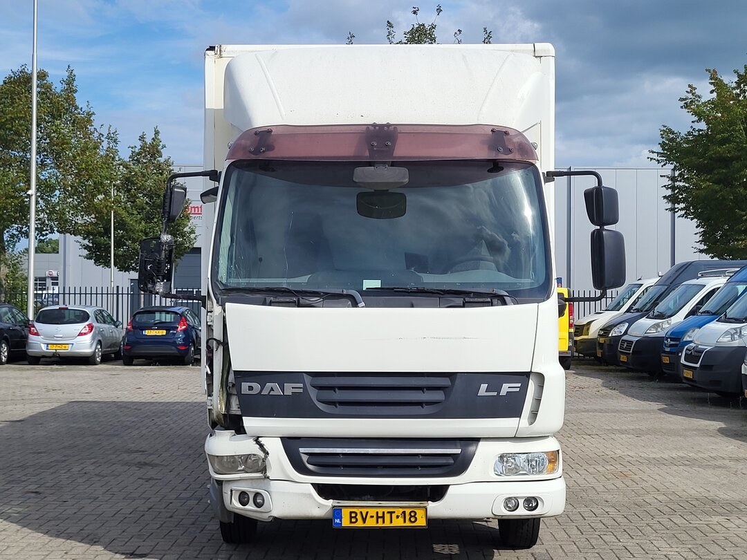 DAF FA LF45.160 DAMAGED Closed Box Taillift Automatic Cruise Control – foto 3 – kavel bij BAS World Auctions, Zwolle
