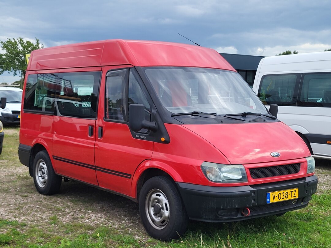 Ford Transit 300S 2.4 TDdi 90pk Wheelchair transport, Automatic – foto 2 – kavel bij BAS World Auctions, Zwolle