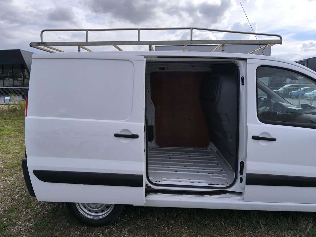 Peugeot Expert 128pk Closed van 227 2.0 HDI L1H1 Navteq 2 Airco MOT: 05-12-2026 – foto 4 – kavel bij BAS World Auctions, Zwolle