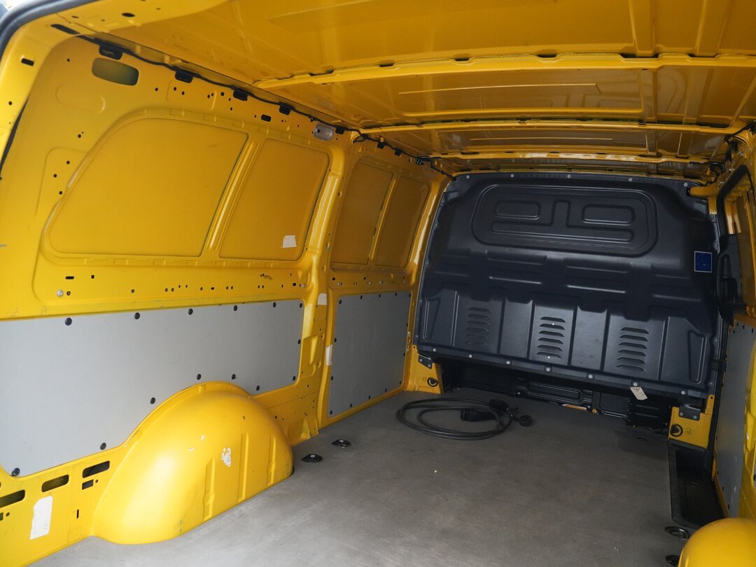Mercedes eVito Closed van Elektrisch 41kWh 150km WLTP Airco Camera APK 03-2027 – foto 9 – kavel bij BAS World Auctions, Veghel