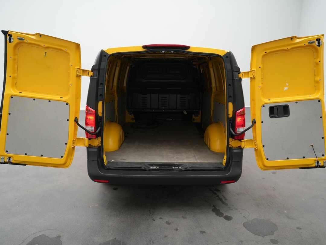 Mercedes eVito Closed van Elektrisch 41kWh 150km WLTP Airco Camera APK 03-2027 – foto 7 – kavel bij BAS World Auctions, Veghel