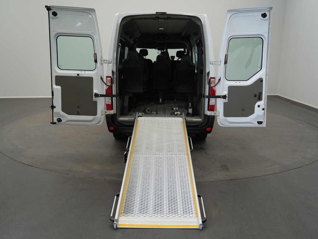 Renault Master 135PK Passenger transport Passenger Transport Personenvervoer 8 Persoons Ramp L2H2 LED Navi Airco Cruise Camera Parkeersensoren Euro… – foto 8 – kavel bij BAS World 