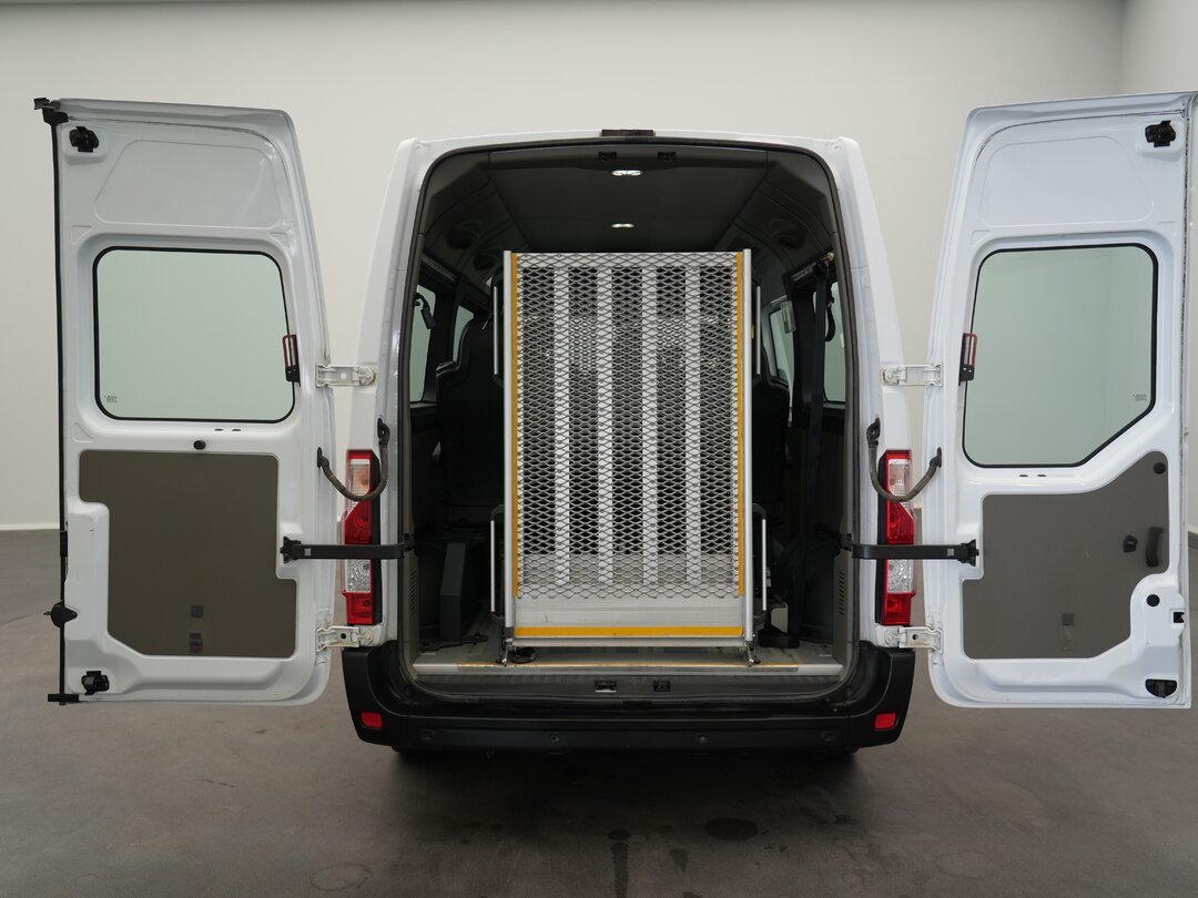 Renault Master 135PK Passenger transport Passenger Transport Personenvervoer 8 Persoons Ramp L2H2 LED Navi Airco Cruise Camera Parkeersensoren Euro… – foto 7 – kavel bij BAS World 