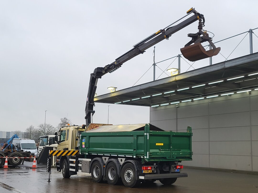Scania P410 Tipper HMF 1800K3 Crane HSW 2-side tipper Lift+Steering axle – foto 2 – kavel bij BAS World Auctions, Veghel