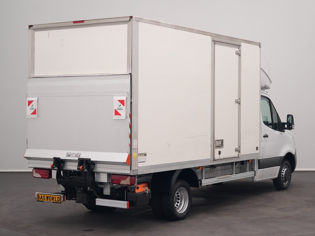 Mercedes Sprinter 514 CDI Closed box Automaat Laadklep Zijdeur Dubbellucht Bakwagen Airco Cruise Euro6 Meubelbak Koffer – foto 2 – kavel bij BAS World Auctions, Veghel