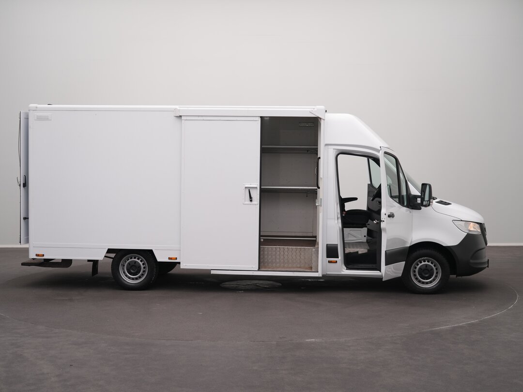 Mercedes Sprinter 315 CDI Closed box Automaat Airco Bakwagen Verkoopwagen Foodtruck Meubelbak Koffer Camera MBUX – foto 7 – kavel bij BAS World Auctions, Veghel