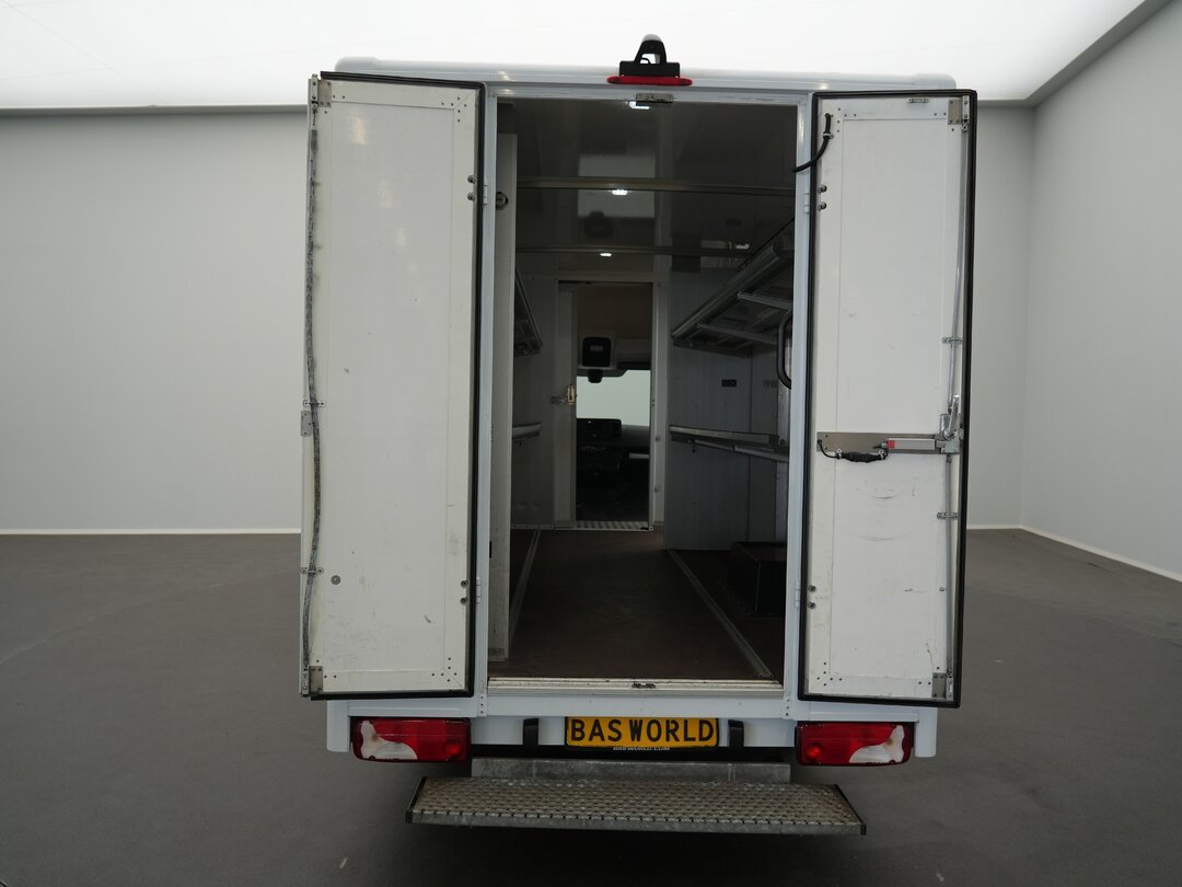 Mercedes Sprinter 315 CDI Closed box Automaat Airco Bakwagen Verkoopwagen Foodtruck Meubelbak Koffer Camera MBUX – foto 8 – kavel bij BAS World Auctions, Veghel