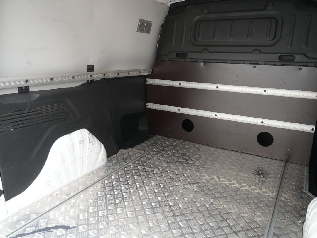 Citroën Berlingo 110pk Closed van Benzine! L1H1 Airco Navi Cruise Carplay Camera Parkeersensoren Euro6 L1 Compact – foto 10 – kavel bij BAS World Auctions, Veghel
