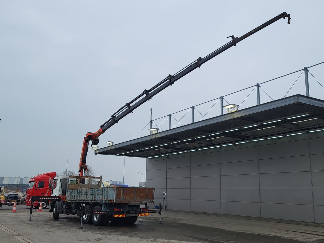 Iveco 260E30H Open Palfinger PK27000 E Kran crane Winch Remote control Big-Axle – foto 2 – kavel bij BAS World Auctions, Veghel
