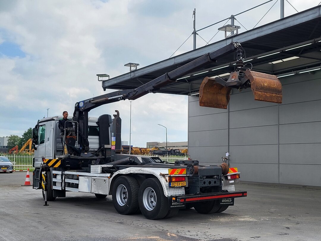 Mercedes Actros 2532 Containersystem NL-Truck HMF 1643 Z2 Crane Kran 21 tons VDL Hooklift Lift-Axle Euro 5 – foto 2 – kavel bij BAS World Auctions, Veghel