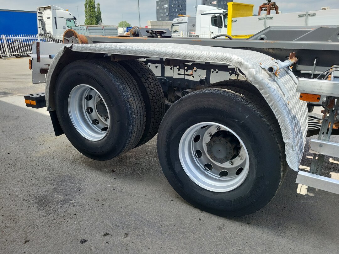 Mercedes Actros 2532 Containersystem NL-Truck HMF 1643 Z2 Crane Kran 21 tons VDL Hooklift Lift-Axle Euro 5 – foto 10 – kavel bij BAS World Auctions, Veghel