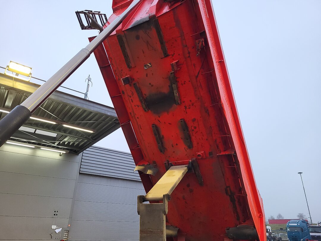 MAN TGA 41.440 Tipper 18m3 Meiller Tipper Steelsuspension 8x8 Big-Axle Manual Euro 4 – foto 4 – kavel bij BAS World Auctions, Veghel