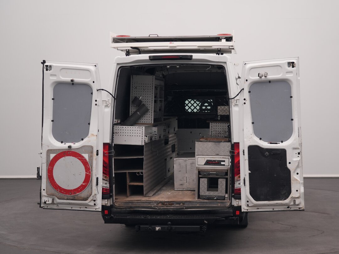 Iveco Daily 50C14 FUELTYPE: CNG! 3.0L Dubbellucht L3H2 Navi 3,5t Trekhaak Airco Cruise Werkplaatsinrichting Euro6 L3 – foto 3 – kavel bij BAS World Auctions, Veghel