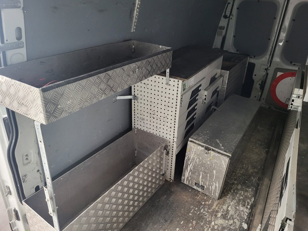 Iveco Daily 50C14 FUELTYPE: CNG! 3.0L Dubbellucht L3H2 Navi 3,5t Trekhaak Airco Cruise Werkplaatsinrichting Euro6 L3 – foto 9 – kavel bij BAS World Auctions, Veghel