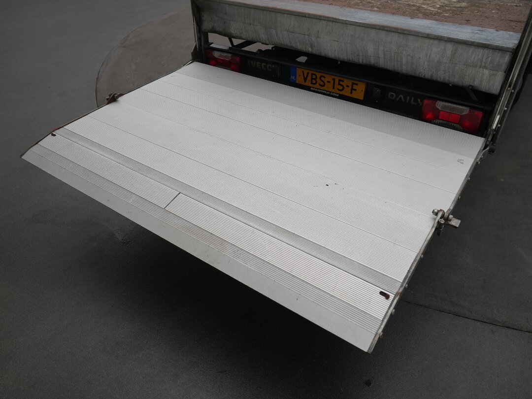 Iveco Daily 35C14 Open Laadklep Dubbellucht Open Laadbak 3,5t Trekhaak Airco Cruise Euro6 Pritsche Pickup – foto 9 – kavel bij BAS World Auctions, Veghel