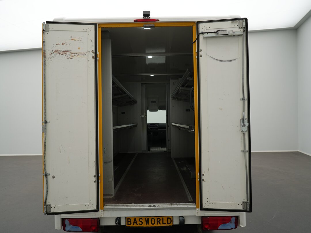 MAN TGE 3.100 Closed box Bakwagen Verkoopwagen Foodtruck Meubelbak Koffer Camera Scherm – foto 8 – kavel bij BAS World Auctions, Veghel