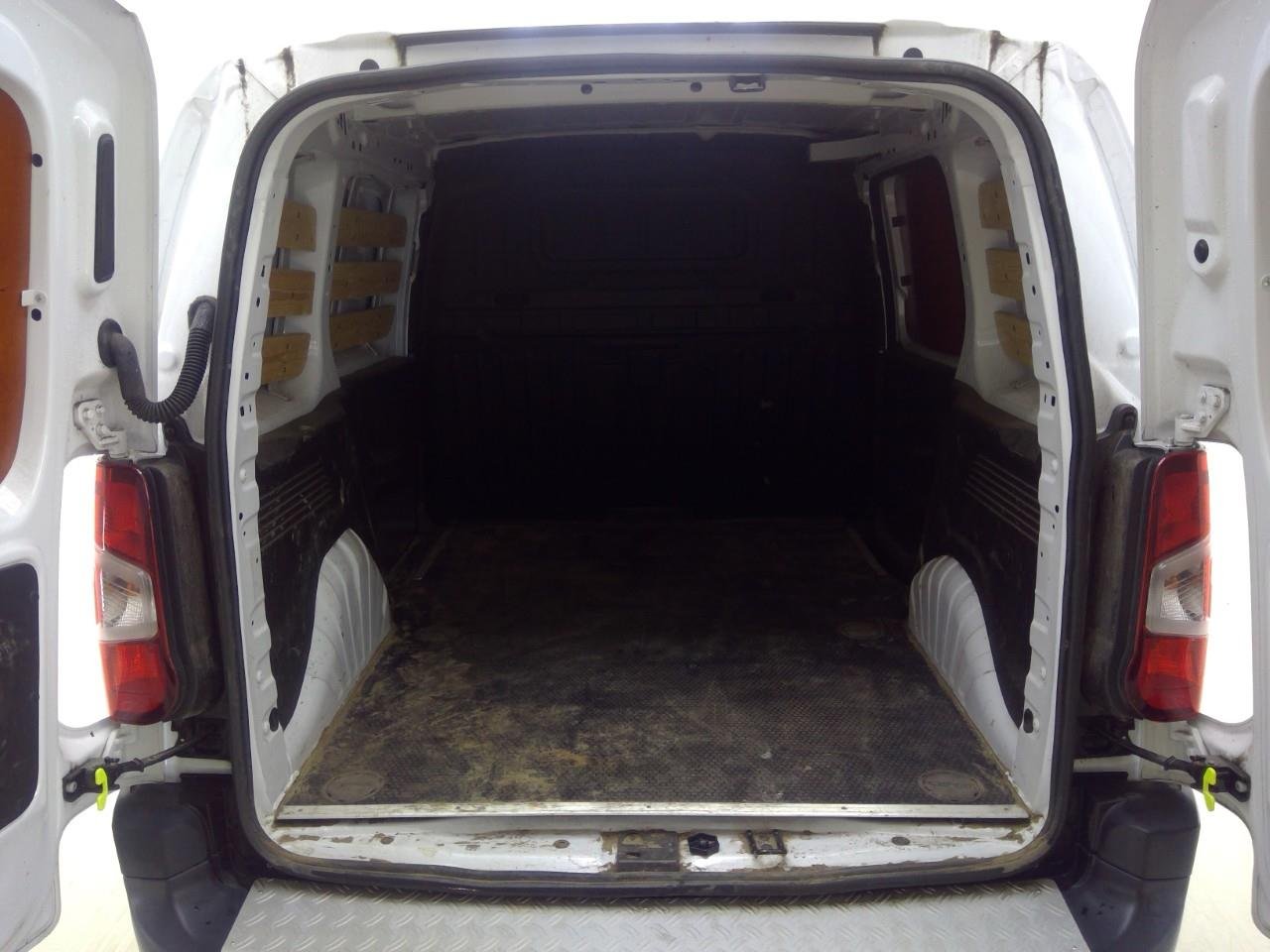 CITROËN Berlingo Van 1.5 BlueHDi 100 S;S 650kg Standaard L1 4d – foto 9 – kavel bij BAS World Auctions, Veghel