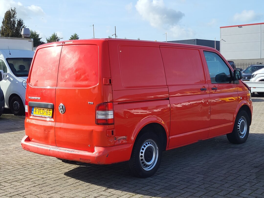 Volkswagen Transporter 2.0 TDI L1H1 T800 84pk 2011 – foto 4 – kavel bij BAS World Auctions, Zwolle