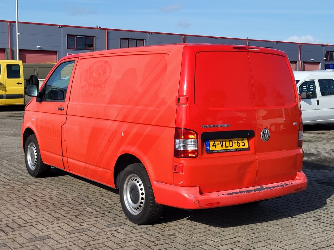 Volkswagen Transporter 2.0 TDI L1H1 T800 84pk 2011 – foto 2 – kavel bij BAS World Auctions, Zwolle