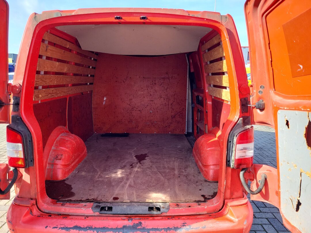 Volkswagen Transporter 2.0 TDI L1H1 T800 84pk 2011 – foto 6 – kavel bij BAS World Auctions, Zwolle