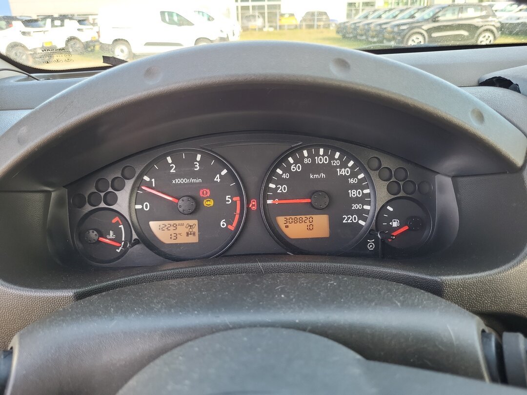 Nissan Navara 2.5 dCi 171pk Pickup 2009 – foto 10 – kavel bij BAS World Auctions, Zwolle