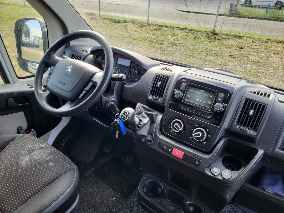 Peugeot Boxer 2.0 BlueHDi L2H2 Premium 131pk Closed van – foto 10 – kavel bij BAS World Auctions, Zwolle