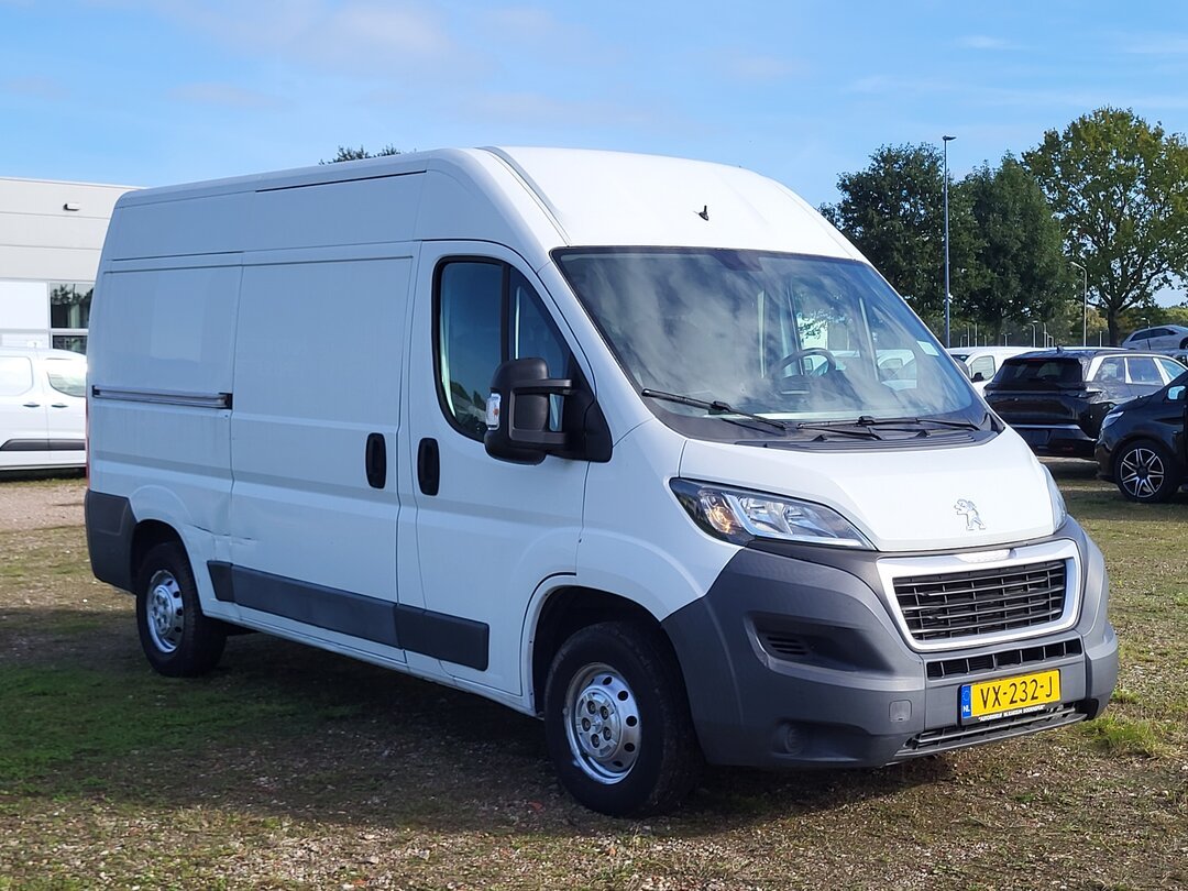 Peugeot Boxer 2.0 BlueHDi L2H2 Premium 131pk Closed van – foto 2 – kavel bij BAS World Auctions, Zwolle