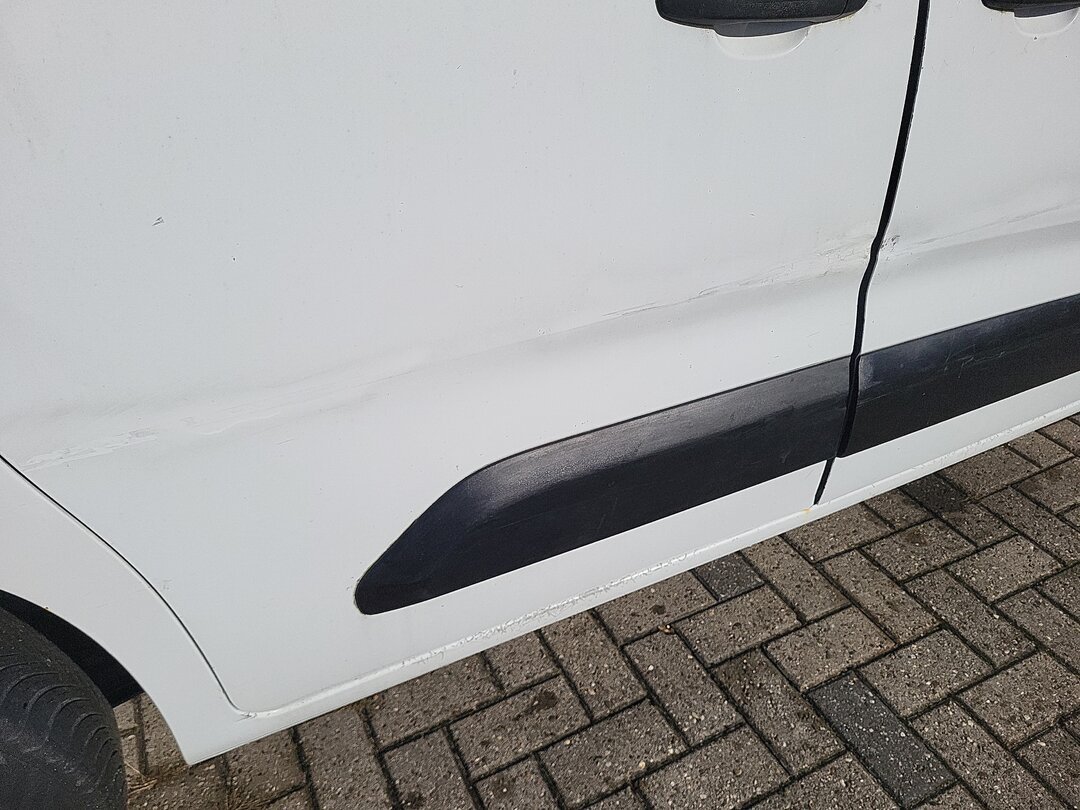 Peugeot Partner 1.5 BlueHDi DAMAGED Pro 76pk EURO6 2020 – foto 10 – kavel bij BAS World Auctions, Zwolle