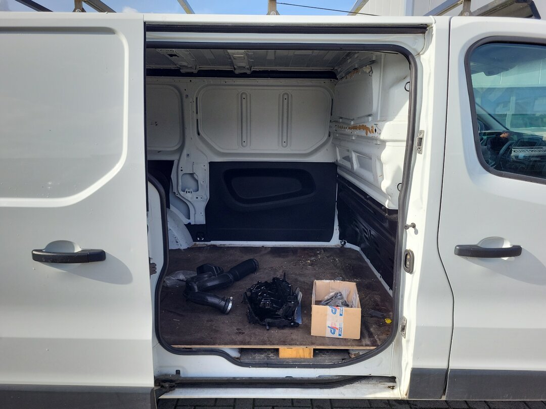 Renault Trafic !ENGINE BROKEN! 1.6 dCi L1H1 Comfort 95pk EURO6 2017 – foto 5 – kavel bij BAS World Auctions, Zwolle