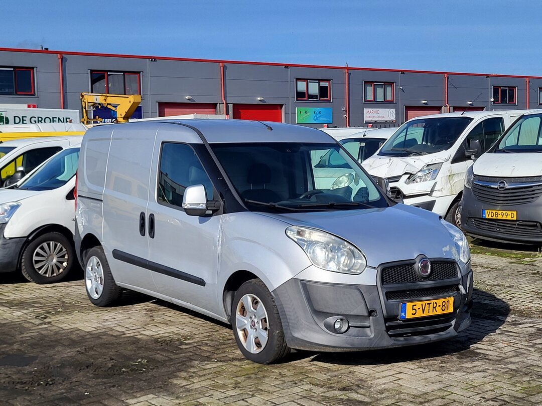 Fiat Doblo Cargo 1.3 MultiJet 90pk 2012 – foto 2 – kavel bij BAS World Auctions, Zwolle