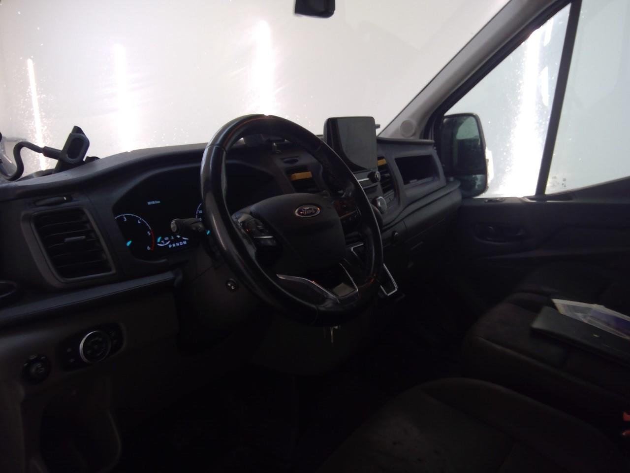 FORD TRANSIT 350 130pk L2H2 Trend FWD Aut. 4d – foto 7 – kavel bij BAS World Auctions, Veghel