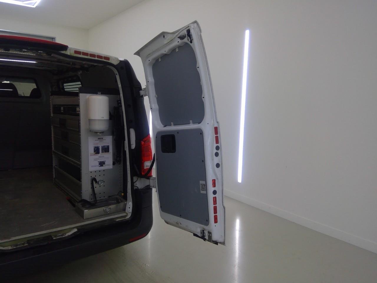 MERCEDES-BENZ eVito eVito Bestelwagen L2 66kWh 4d – foto 9 – kavel bij BAS World Auctions, Veghel