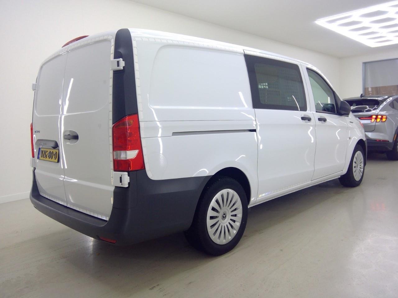MERCEDES-BENZ eVito eVito Bestelwagen L2 66kWh 4d – foto 2 – kavel bij BAS World Auctions, Veghel