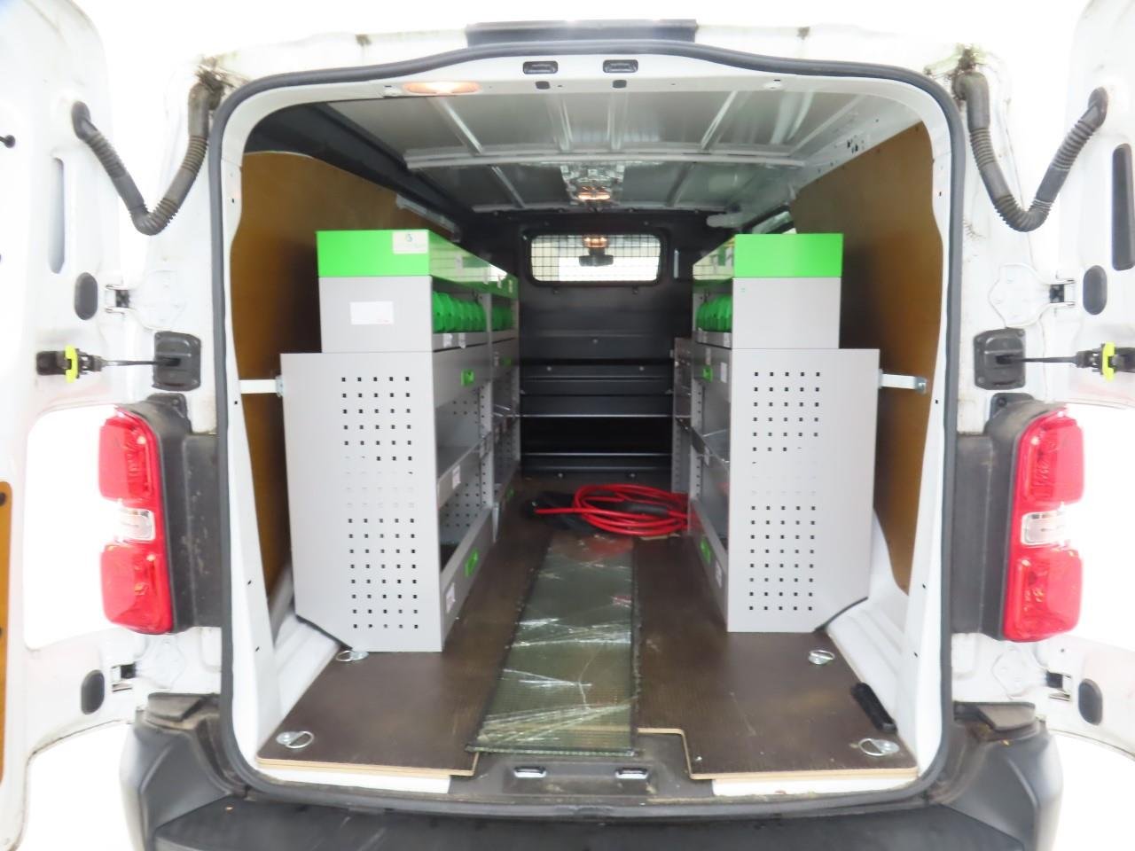 PEUGEOT e-Expert Premium Long 75 kWh 4d – foto 8 – kavel bij BAS World Auctions, Veghel