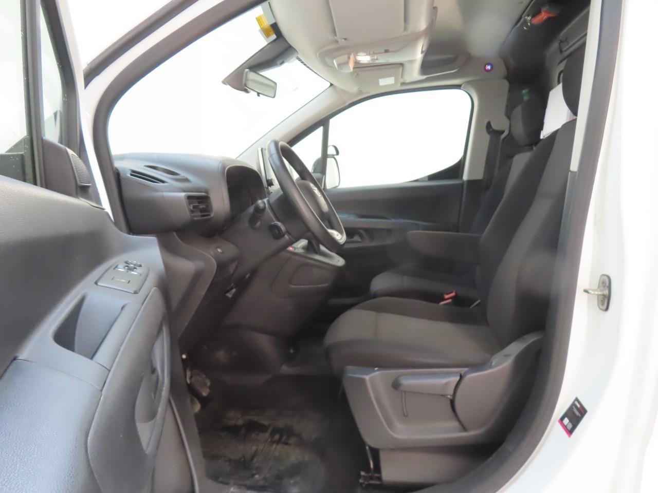TOYOTA Proace City 1.5 D-4D 100pk Live 4d – foto 7 – kavel bij BAS World Auctions, Veghel