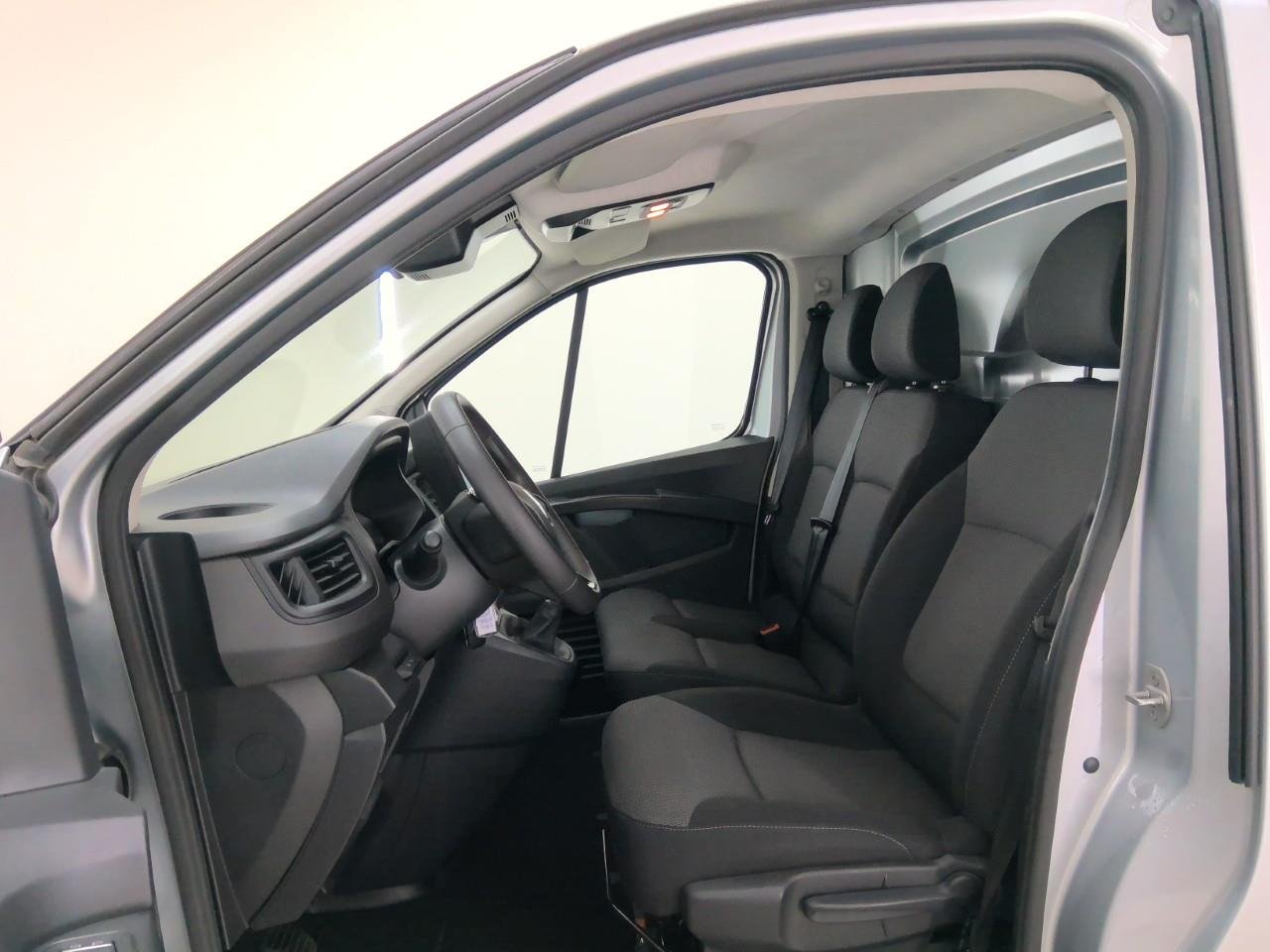 RENAULT TRAFIC L2H1 T30 2.0 dCi 110 comfort 4d – foto 7 – kavel bij BAS World Auctions, Veghel