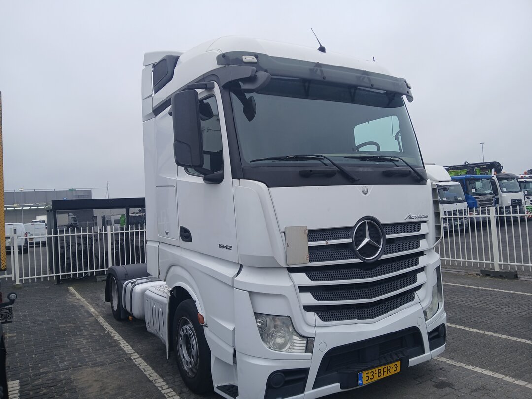 Mercedes Actros 1942 2xTanks Cruise Control SSC – foto 2 – kavel bij BAS World Auctions, Veghel