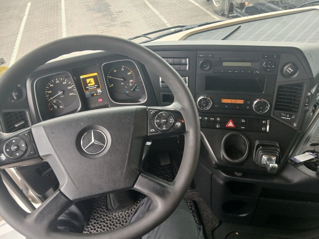 Mercedes Actros 1942 2xTanks Cruise Control SSC – foto 8 – kavel bij BAS World Auctions, Veghel