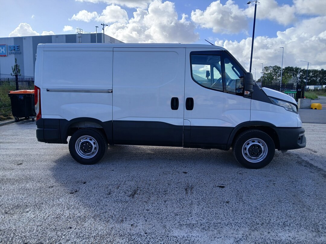 Iveco Daily 35S16 L1H1 Automatic 2024 – foto 3 – kavel bij BAS World Auctions, Veghel