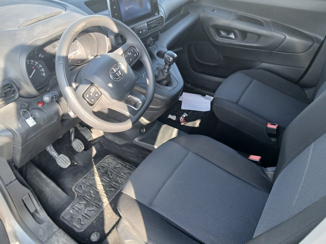 Toyota ProAce L1H1 Petrol Closed van – foto 8 – kavel bij BAS World Auctions, Veghel