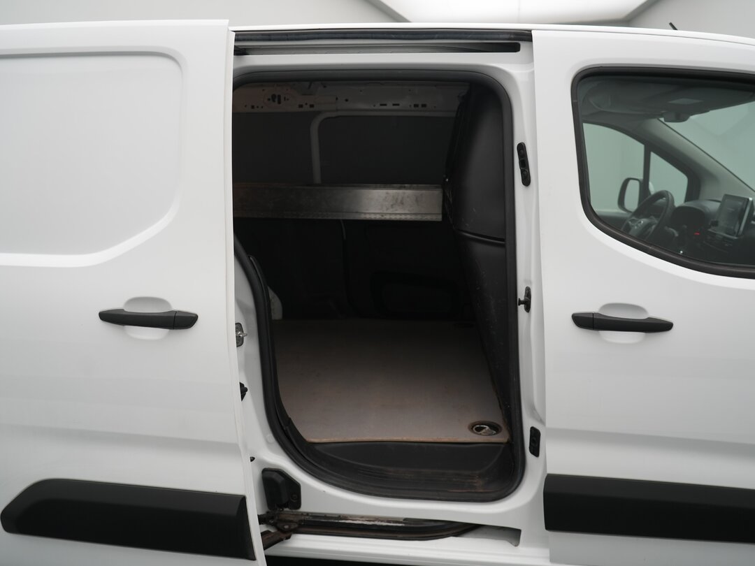 Opel Combo 102pk Closed van L2H1 Maxi Airco Navi Carplay Parkeersensoren Euro6 L2 – foto 8 – kavel bij BAS World Auctions, Veghel