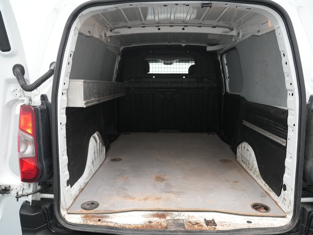 Opel Combo 102pk Closed van L2H1 Maxi Airco Navi Carplay Parkeersensoren Euro6 L2 – foto 9 – kavel bij BAS World Auctions, Veghel