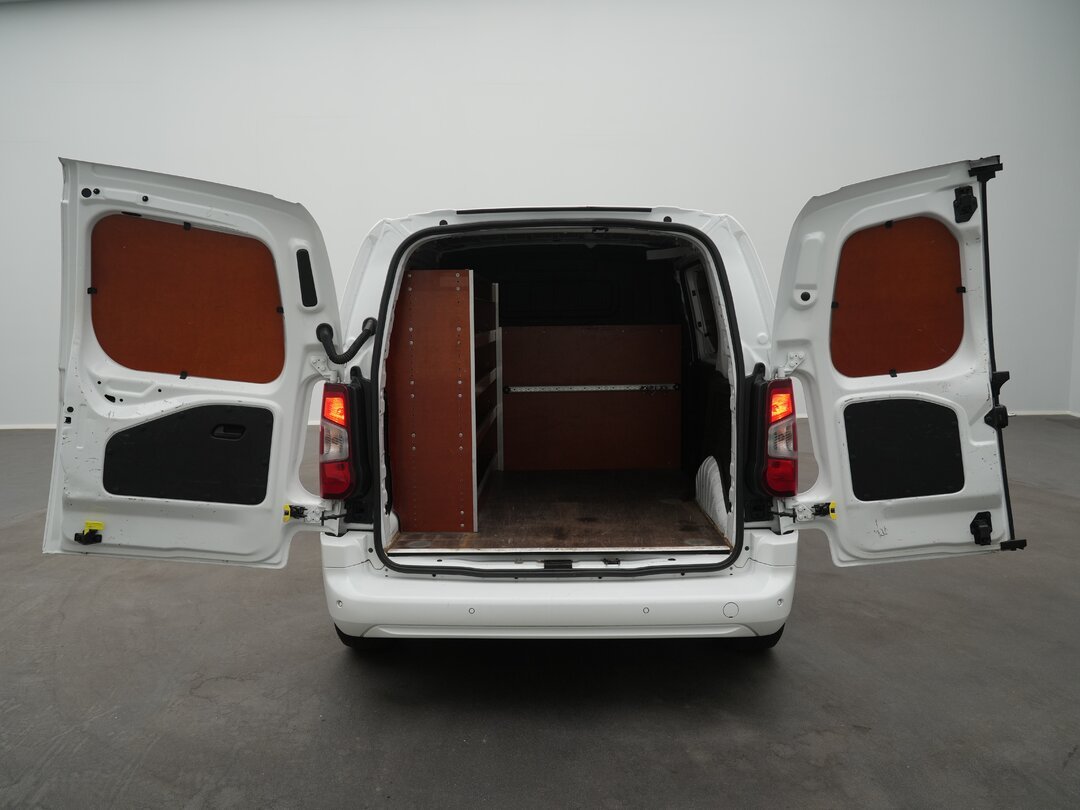 Opel Combo 102pk Closed van L1H1 Airco Navi Carplay Cruise Parkeersensoren Euro6 L1 Compact – foto 7 – kavel bij BAS World Auctions, Veghel
